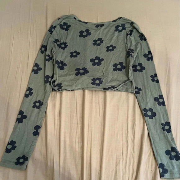 Pacsun green flower long sleeve small - Picture 4 of 4